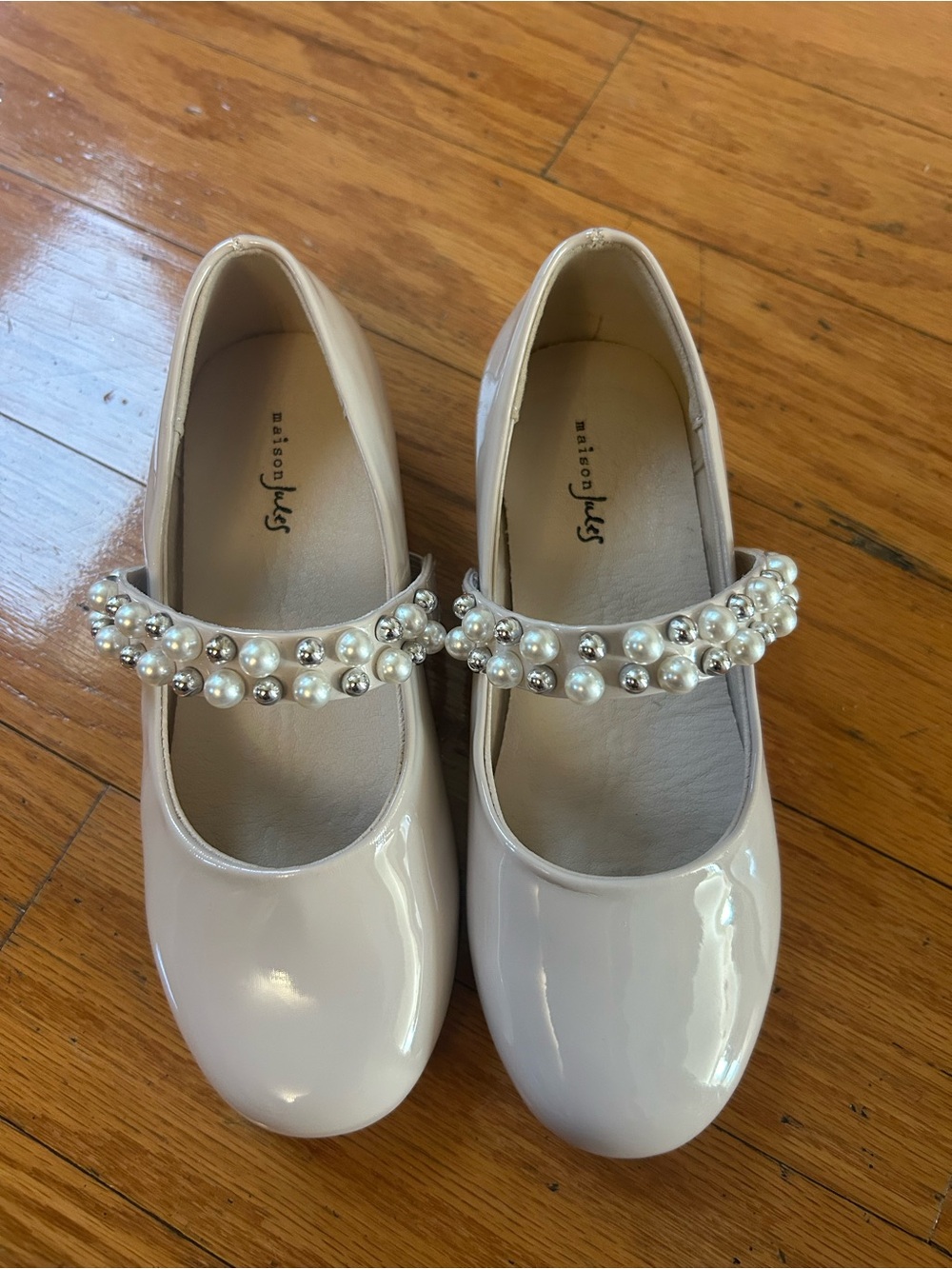 NEW Maison Jules girls Pearl-Embellished Cream Patent dress shoes